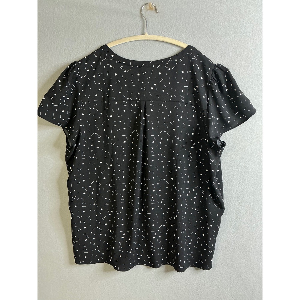 Hilary Radley Top‎ Women's Extra Large V-Neck Short Sleeve Black White Print - Picture 3 of 7